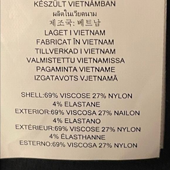 Michael Kors Black Tuxedo Velvet Side Stripe Pant. 10 - Picture 4 of 4